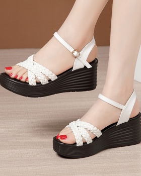 Summer large yard fashion trifle sandals for women