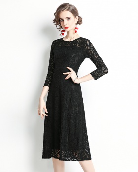 Autumn commuting pure round neck pullover lace dress