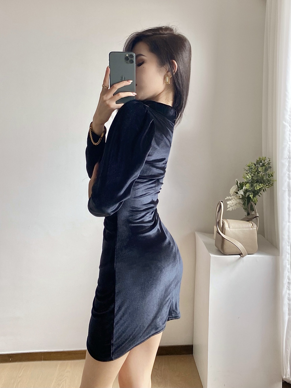 France style short velvet long sleeve dress
