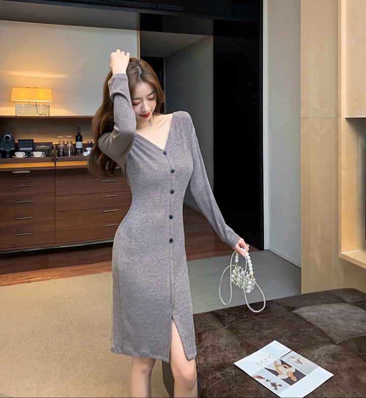 Long autumn and winter buckle pinched waist V-neck dress