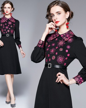 Fashion doll collar simple long embroidery dress