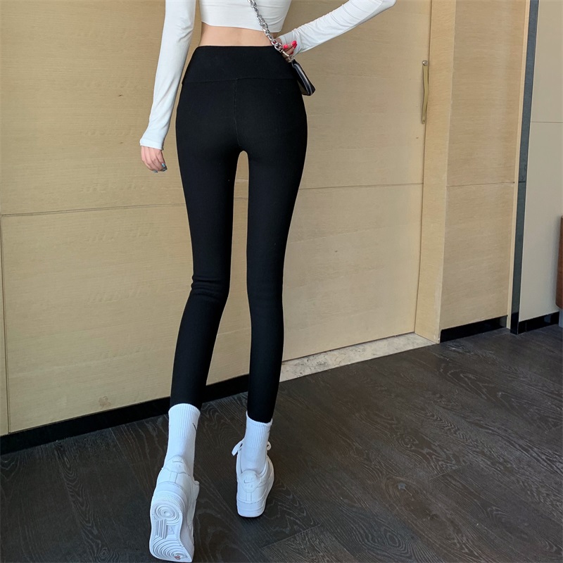 Tight thermal letters thick wears outside leggings