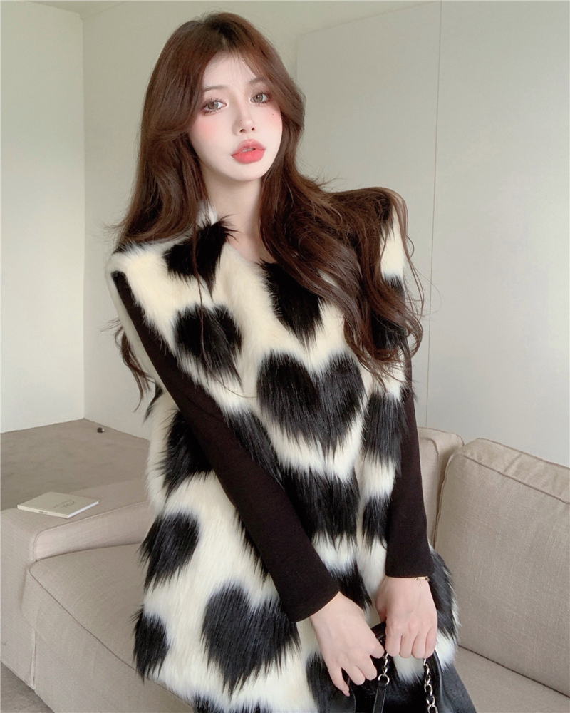 Sleeveless heart waistcoat elmo fashion fur coat