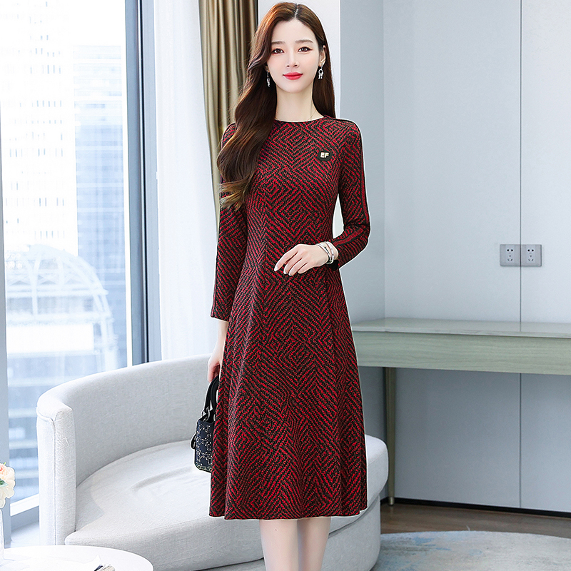 Long middle-aged slim spring and autumn Western style dress
