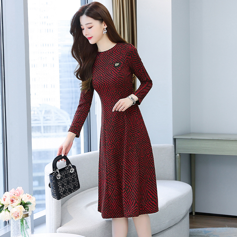 Long middle-aged slim spring and autumn Western style dress