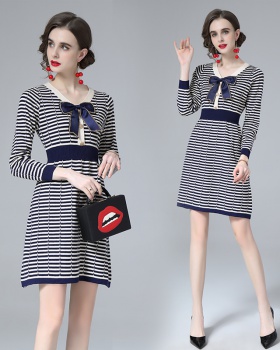 Knitted slim temperament stripe V-neck dress for women