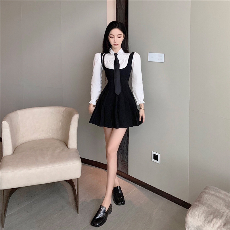College style pleated strap dress doll shirt a set