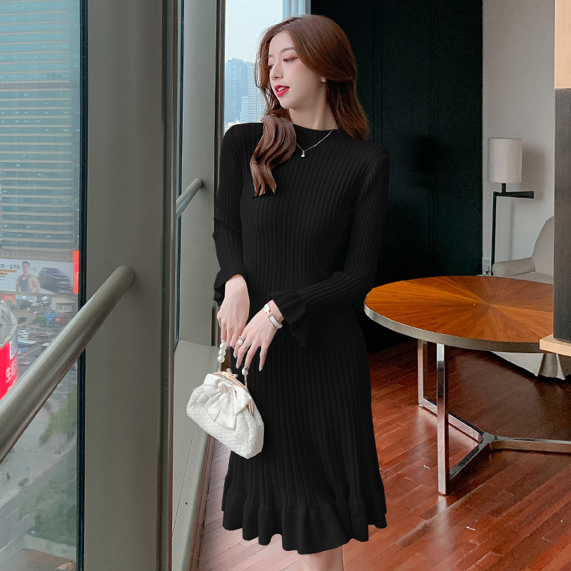 Round neck wood ear long sleeve mermaid winter dress