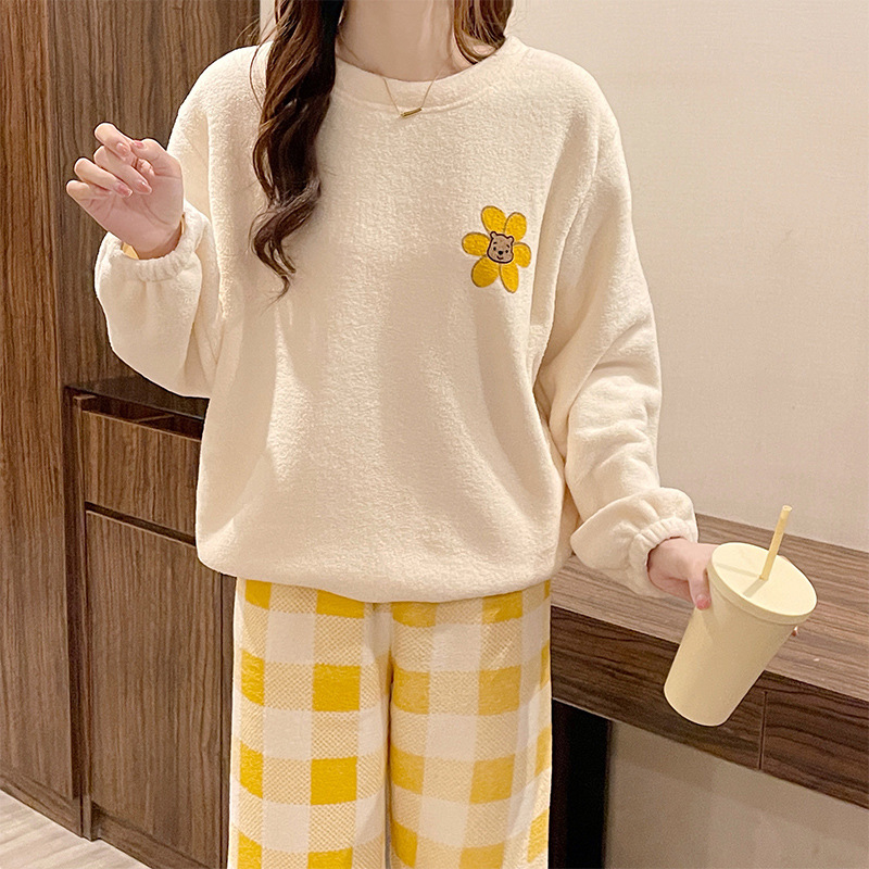 Round neck homewear mixed colors winter thick pajamas a set