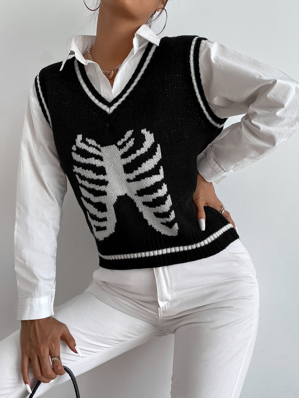 Knitted European style sweater outside the ride vest