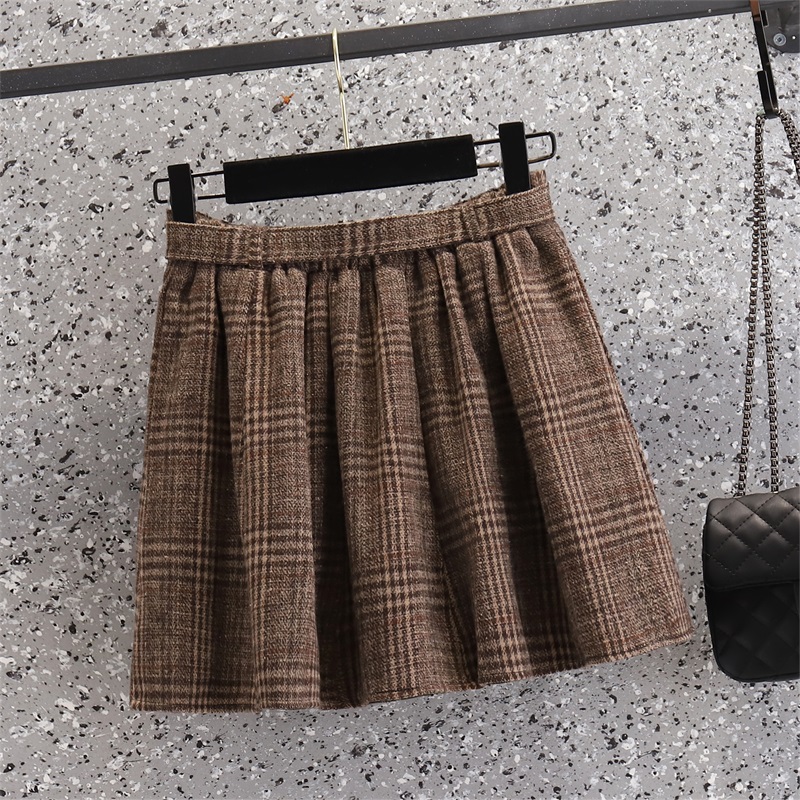 Large yard pleated short skirt winter skirt for women