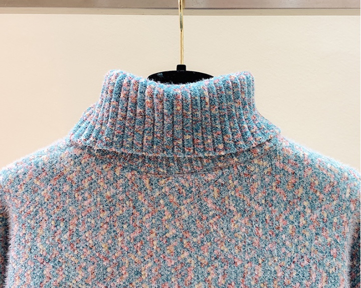 High collar wears outside sweater for women