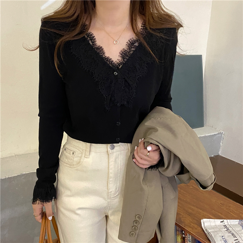 V-neck knitted lace slim bottoming shirt