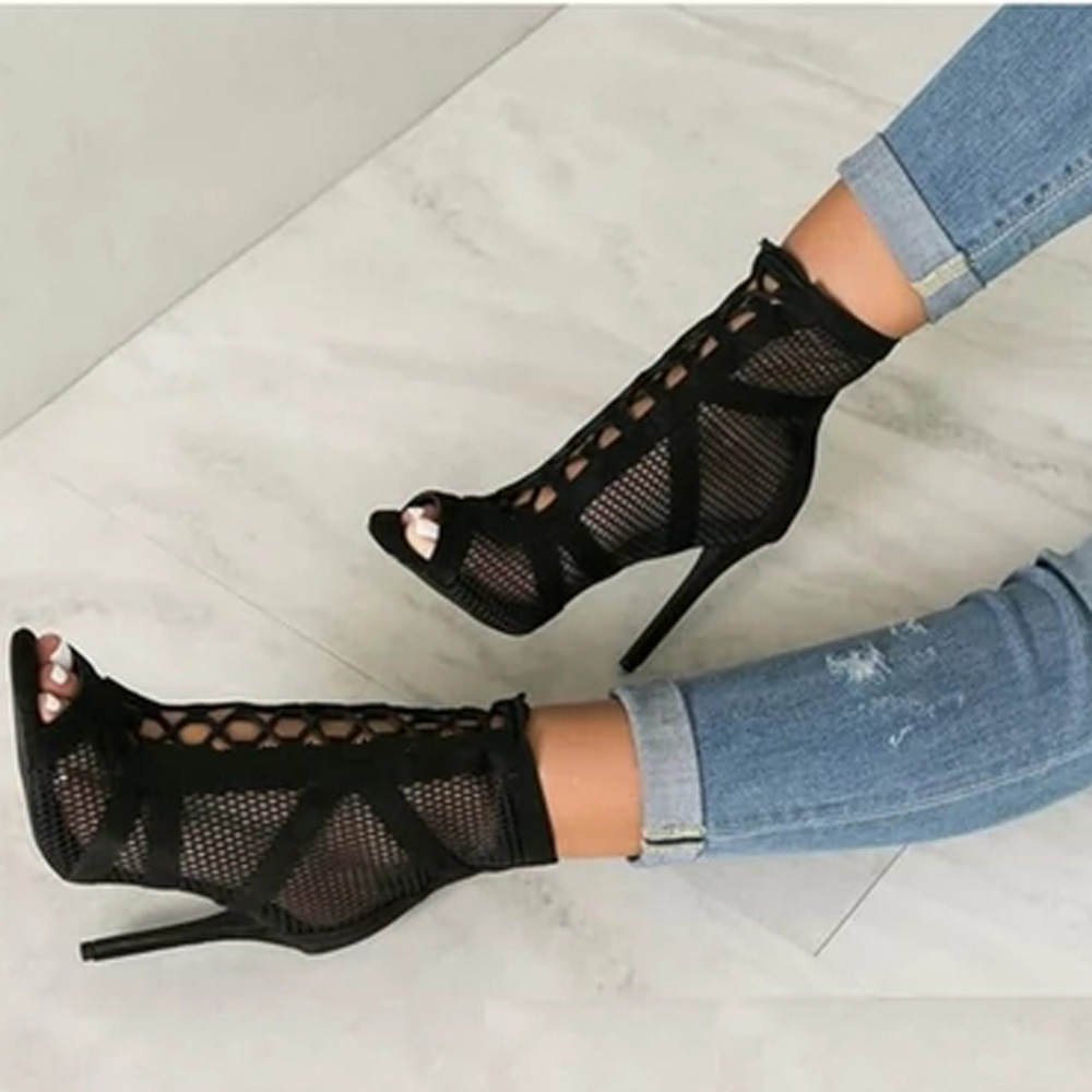 Fine-root black sandals cross high-heeled shoes for women