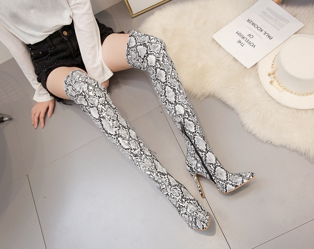 Pointed large yard autumn and winter thigh boots