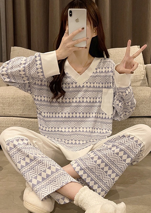 Long sleeve large yard pajamas for women