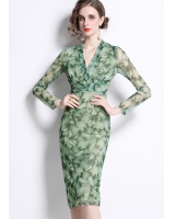 V-neck package hip printing long sleeve pinched waist dress