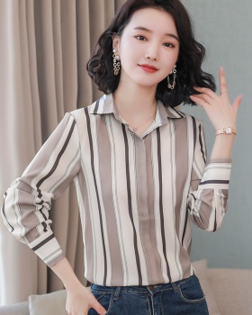 Long sleeve tops vertical stripes shirt for women