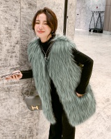 Long autumn and winter fur coat imitation of fox fur vest