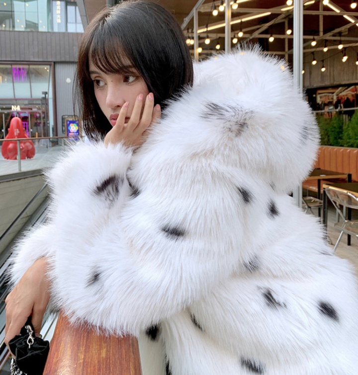 Hairy light fur coat imitation of fox fur thermal coat