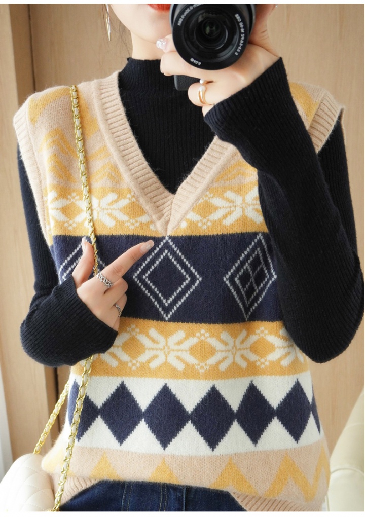 Retro knitted not cashmere coat plaid V-neck vest