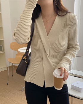Slit cross knitted Korean style bottoming shirt