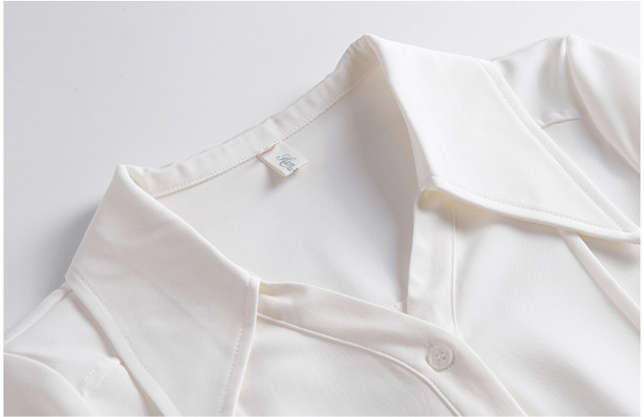 Inside the ride loose white retro lapel shirt for women