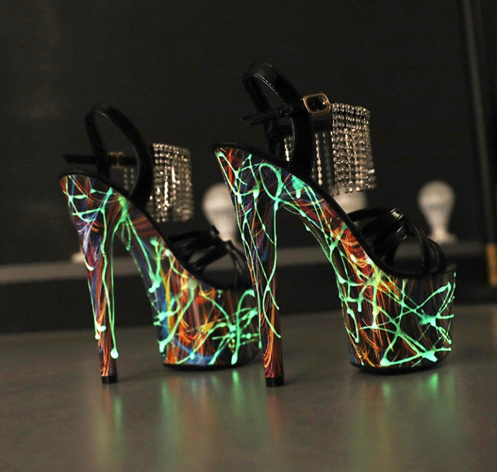 Patent leather fluorescent European style noctilucent sandals