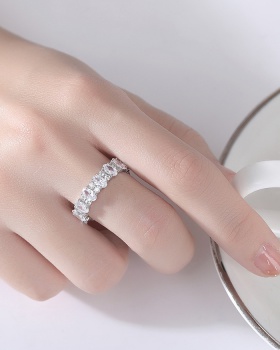 White simple fashion European style ring for women