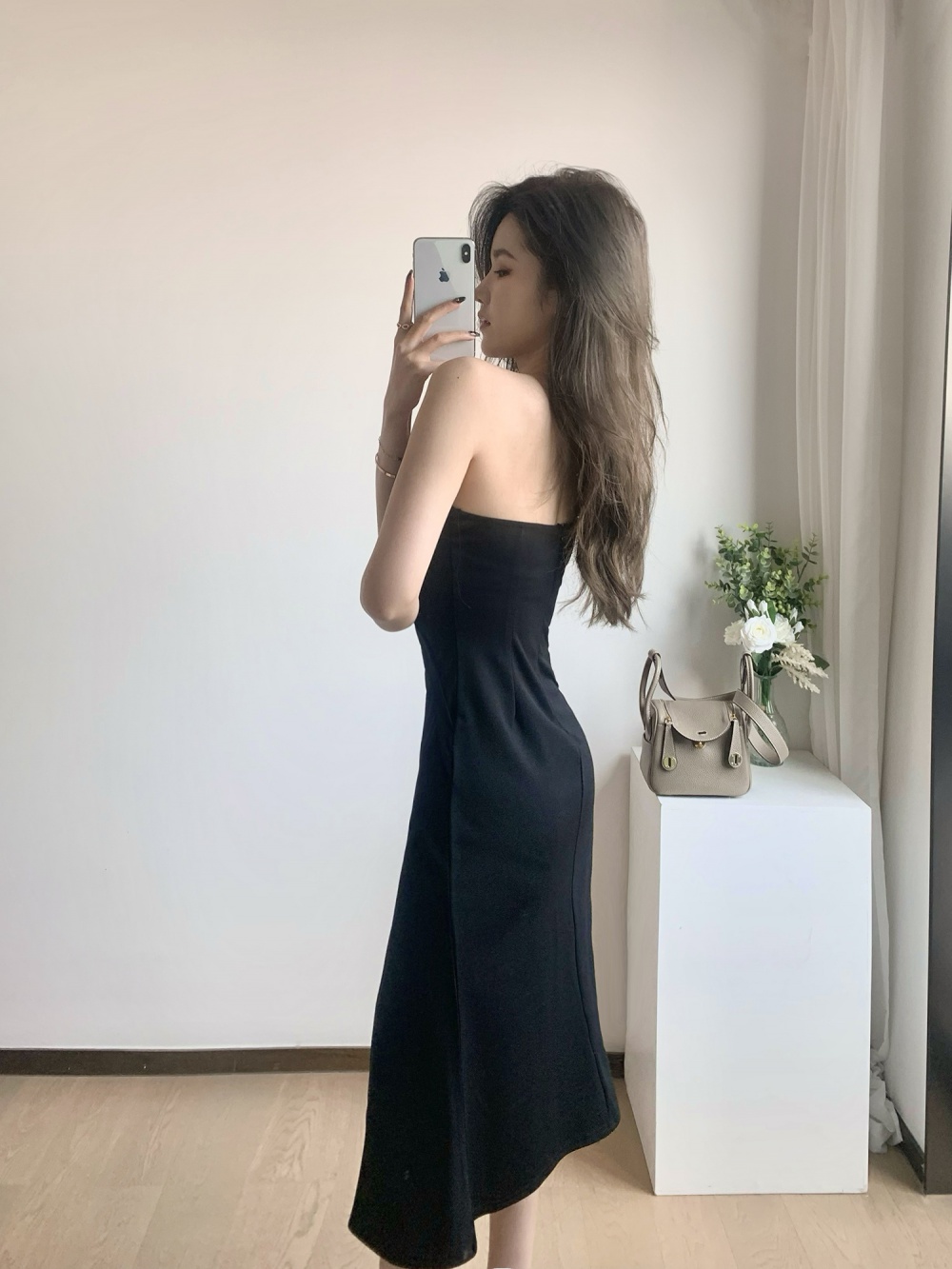 Long slim temperament formal dress model black shoulder dress