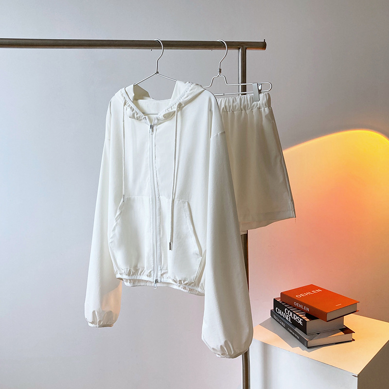 Hooded sports sun shirt fashion shorts 2pcs set for women