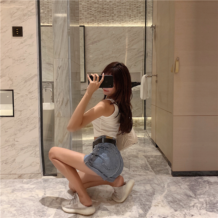 Korean style high waist jeans crimping slim shorts for women