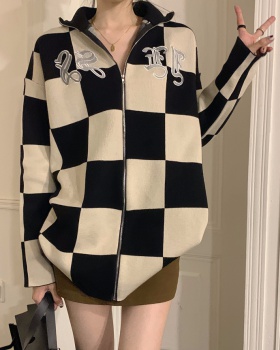 Plaid lapel embroidery knitted coat