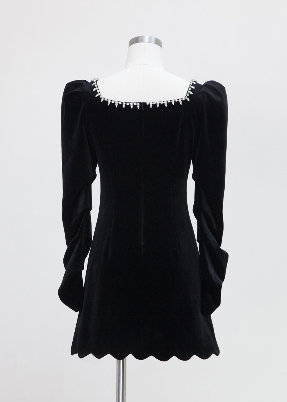 Slim long sleeve winter temperament retro black dress
