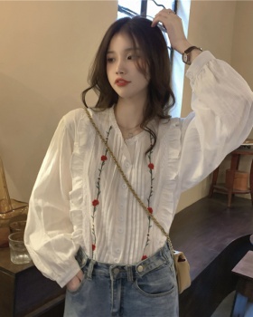 Embroidery flowers tender France style shirt for women
