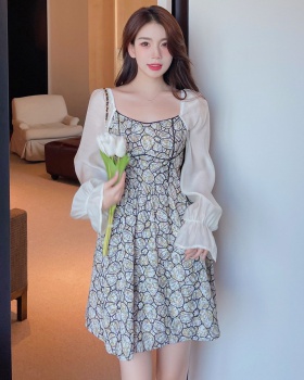 Pinched waist temperament embroidery square collar dress