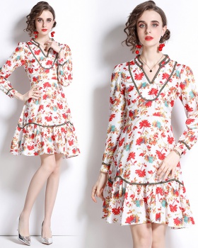 Spring printing fashion pinched waist V-neck dress