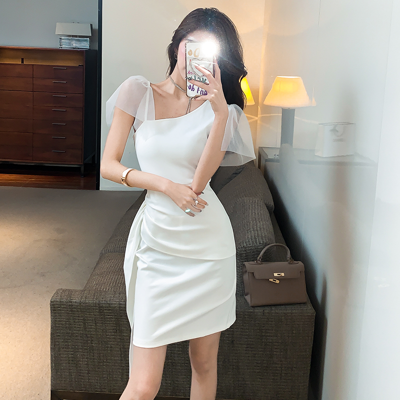 Slim ladies sloping shoulder light temperament dress