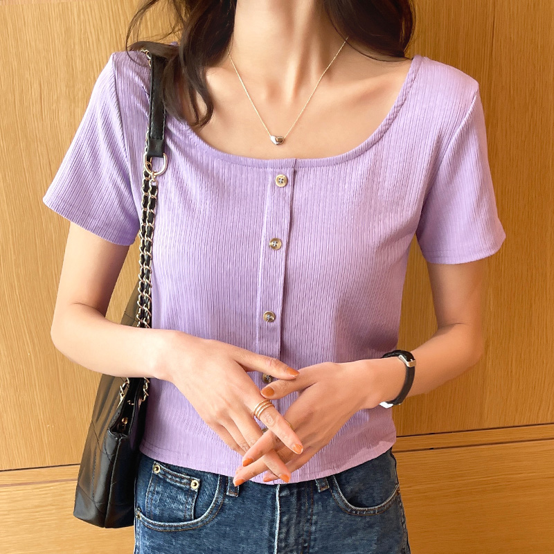 White T-shirt square collar sweater for women