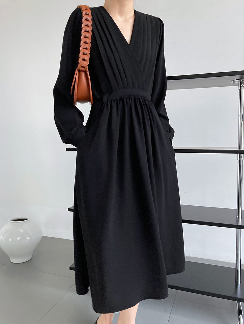 Tender crimp V-neck pinched waist long sleeve fold dress