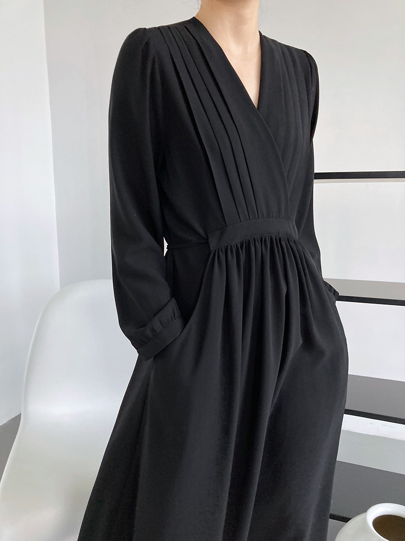 Tender crimp V-neck pinched waist long sleeve fold dress