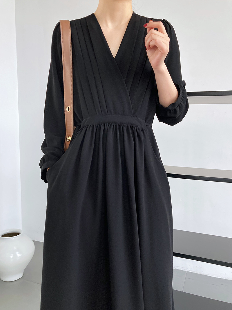 Tender crimp V-neck pinched waist long sleeve fold dress