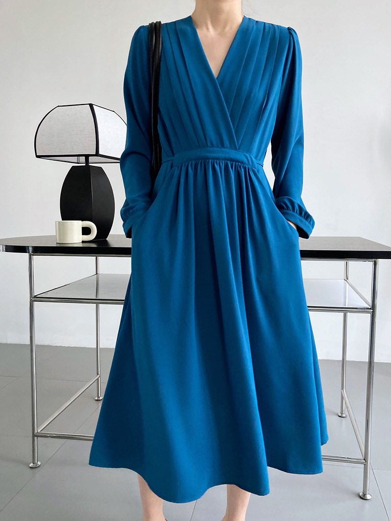 Tender crimp V-neck pinched waist long sleeve fold dress