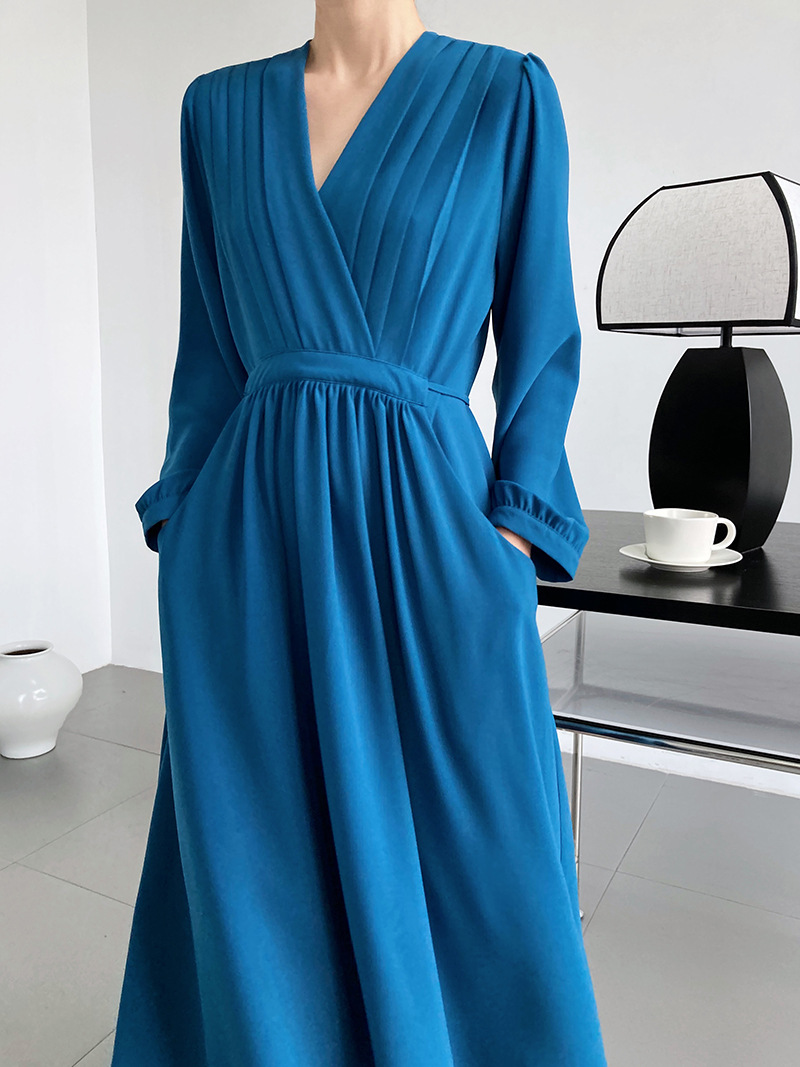 Tender crimp V-neck pinched waist long sleeve fold dress