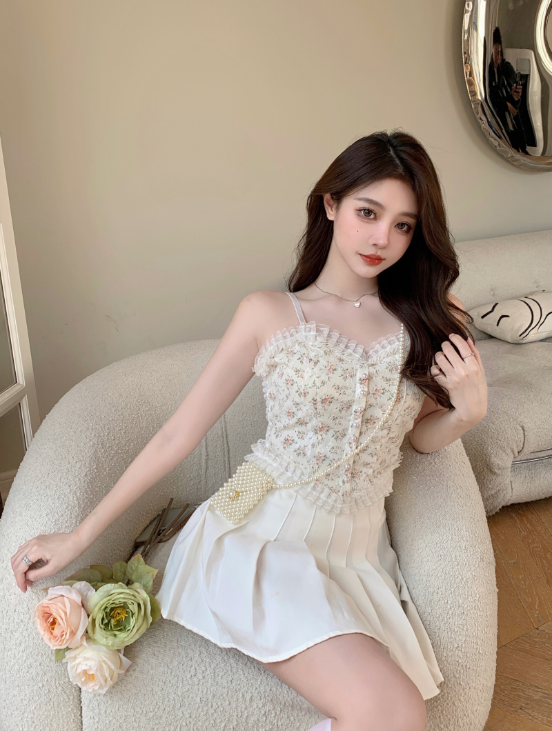 Spring and summer wrapped chest wears outside lace vest for women
