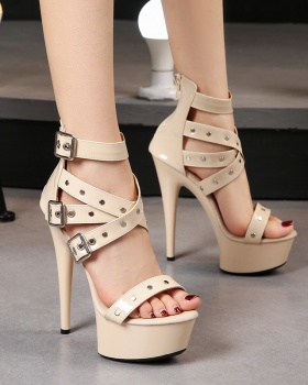 Rome fine-root sandals rivet high-heeled platform