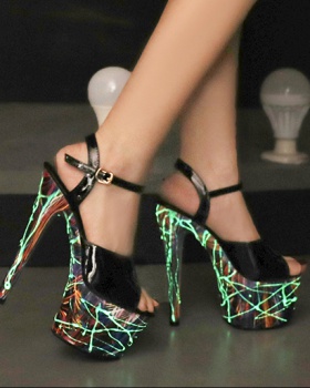 Fluorescent noctilucent platform patent leather sandals