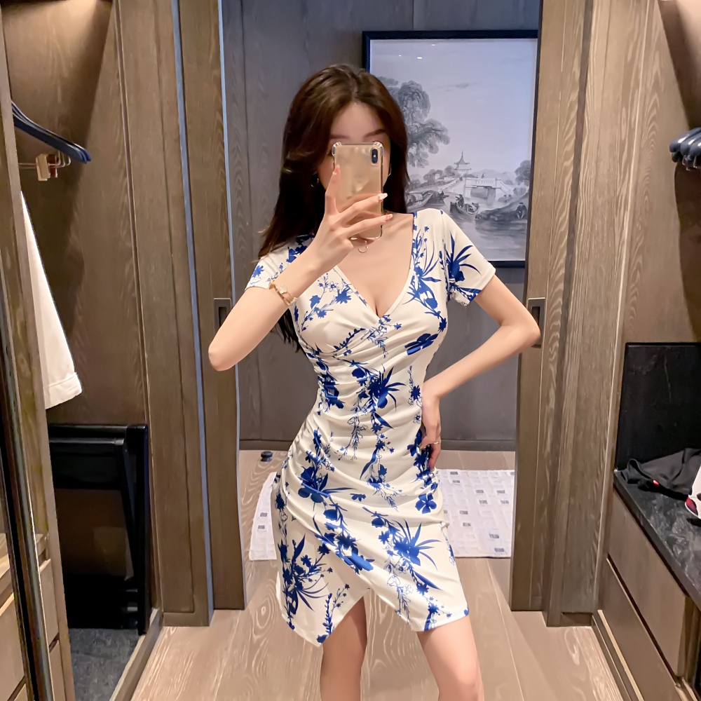 Slim short sleeve fold printing V-neck low collar dress