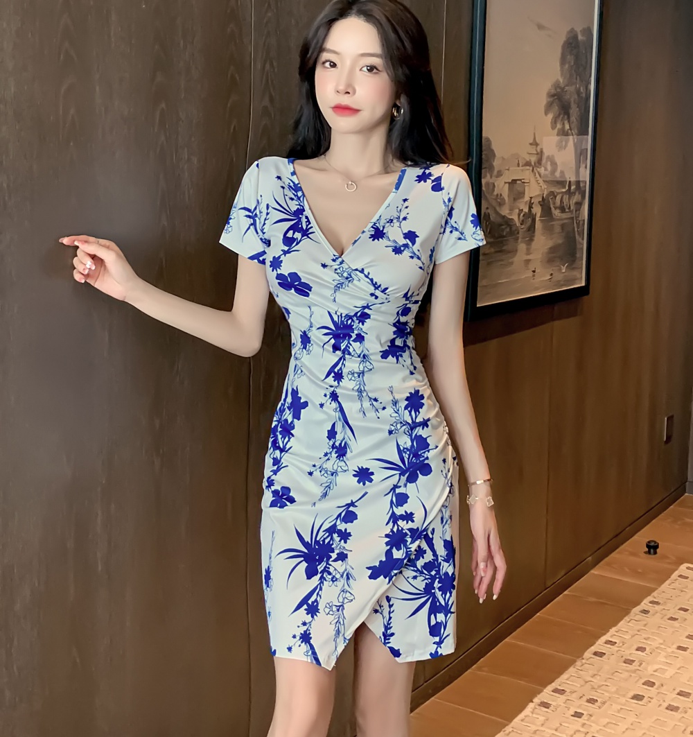 Slim short sleeve fold printing V-neck low collar dress