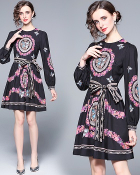 Round neck pullover butterfly commuting spring dress